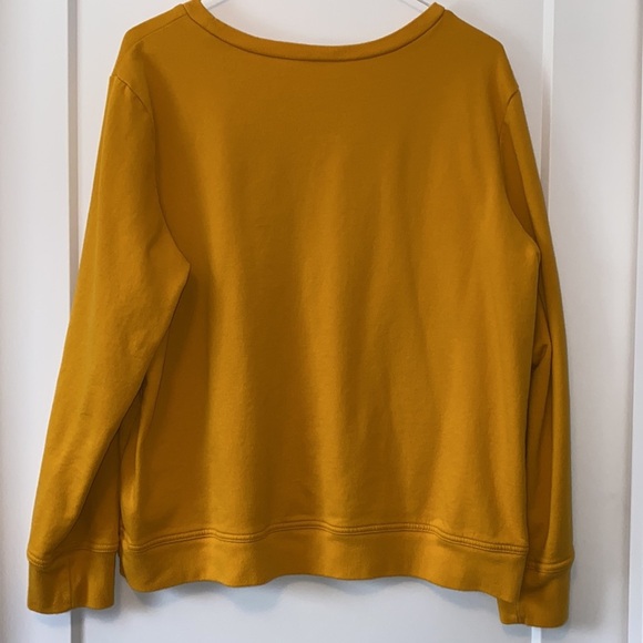 Gold GAP Crewneck - Picture 4 of 4